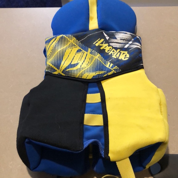 Child’s Life Jacket - 31lbs - 60lbs - Picture 3 of 7